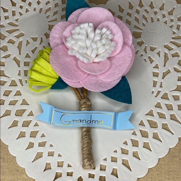 Baby Shower Felt Flower Corsages SET OF 4 Boutonnieres Keepsake Sprinkle Reveal - Picture 2 of 16